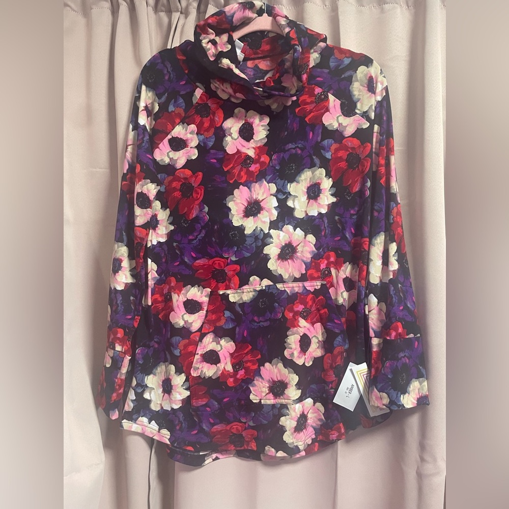 Lularoe Amber Sweatshirt 🥀